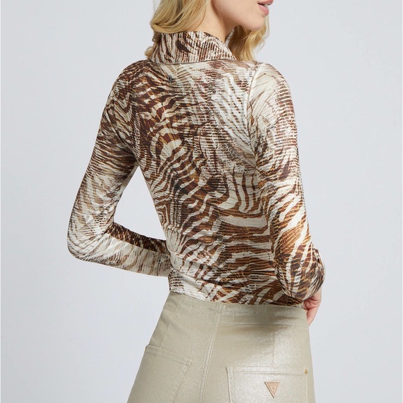 NWT Guess Milana shirred top - Picture 4 of 9